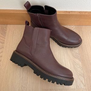 Nordstrom Miller 2 Water Resistant Boot in Burgundy size 6 Chelsea Lug Sole Boot